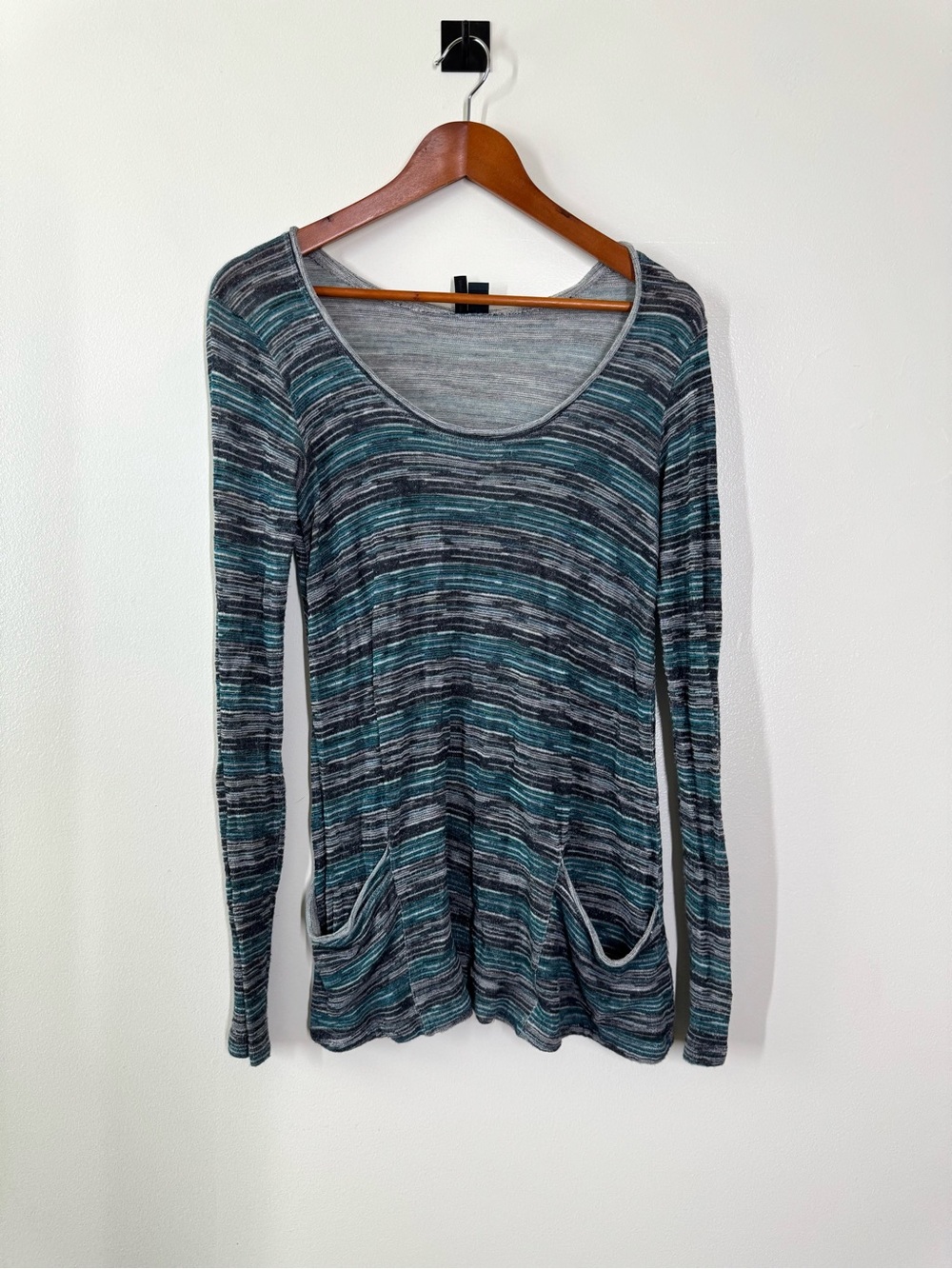 Left of Center Striped Long-Sleeve Scoop Neck Top soft Pockets on from Small EUC